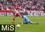 20.09.2023,  Fussball UEFA Championsleague 2023/2024: 1.Spieltag Vorrunde,  FC Bayern Mnchen - Manchester United, in der Allianz-Arena Mnchen. Torschuss von Harry Kane (FC Bayern Mnchen) gegen Torwart Manuel Riemann (VfL Bochum) 

