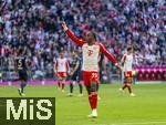 23.09.2023, Fussball 1. Bundesliga 2023/2024, 5.Spieltag, FC Bayern Mnchen - VfL Bochum, in der Allianz-Arena Mnchen. Mathys Tel (Bayern Mnchen) hebt die Hand 

