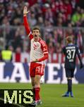 11.11.2023, Fussball 1. Bundesliga 2023/2024, 11.Spieltag, FC Bayern München - 1.FC Heidenheim, in der Allianz-Arena München. Thomas Müller (FC Bayern München) gibt Anweisungen.