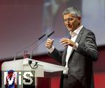 12.11.2023, Fussball 1. Bundesliga 2023/2024,  FC Bayern Mnchen, Jahreshauptversammlung 2023 in der Rudi-Sedlmayer-Halle (AUDI-Dome) Mnchen.  Prsident Herbert Hainer (FC Bayern) am Rednerpult 
