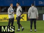 20.11.2023, Fussball, Testspiel 2023/24, sterreich - Deutschland, Training der DFB-Nationalmannschaft am Tag vor dem Lnderspiel im Ernst Happel Stadion Wien, Trainer Julian Nagelsmann (li, Deutschland) mit Co-Trainer Sandro Wagner (Deutschland).

