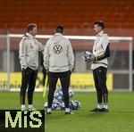 20.11.2023, Fussball, Testspiel 2023/24, sterreich - Deutschland, Training der DFB-Nationalmannschaft am Tag vor dem Lnderspiel im Ernst Happel Stadion Wien, li: Trainer Julian Nagelsmann (Deutschland) re: Co-Trainer Sandro Wagner (Deutschland) 

