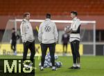 20.11.2023, Fussball, Testspiel 2023/24, sterreich - Deutschland, Training der DFB-Nationalmannschaft am Tag vor dem Lnderspiel im Ernst Happel Stadion Wien, li: Trainer Julian Nagelsmann (Deutschland) re: Co-Trainer Sandro Wagner (Deutschland) 

