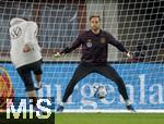 20.11.2023, Fussball, Testspiel 2023/24, sterreich - Deutschland, Training der DFB-Nationalmannschaft am Tag vor dem Lnderspiel im Ernst Happel Stadion Wien, Torwart Oliver Baumann (Deutschland) hechtet 

