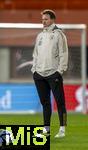 20.11.2023, Fussball, Testspiel 2023/24, sterreich - Deutschland, Training der DFB-Nationalmannschaft am Tag vor dem Lnderspiel im Ernst Happel Stadion Wien, Trainer Julian Nagelsmann (Deutschland) nachdenklich 

