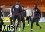 20.11.2023, Fussball, Testspiel 2023/24, sterreich - Deutschland, Training der DFB-Nationalmannschaft am Tag vor dem Lnderspiel im Ernst Happel Stadion Wien, Trainer Julian Nagelsmann (re, Deutschland) und Co-Trainer Sandro Wagner  (Deutschland) nachdenklich 

