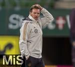 20.11.2023, Fussball, Testspiel 2023/24, sterreich - Deutschland, Training der DFB-Nationalmannschaft am Tag vor dem Lnderspiel im Ernst Happel Stadion Wien, Trainer Julian Nagelsmann (Deutschland) nachdenklich 

