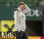 20.11.2023, Fussball, Testspiel 2023/24, sterreich - Deutschland, Training der DFB-Nationalmannschaft am Tag vor dem Lnderspiel im Ernst Happel Stadion Wien, Trainer Julian Nagelsmann (Deutschland) nachdenklich 

