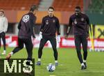 20.11.2023, Fussball, Testspiel 2023/24, sterreich - Deutschland, Training der DFB-Nationalmannschaft am Tag vor dem Lnderspiel im Ernst Happel Stadion Wien, Torwart Janis Blaswich (mitte Deutschland), li: Leroy Sane (Deutschland), re: Antonio Rdiger (Deutschland) 

