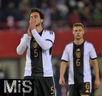 21.11.2023, Fussball, Lnderspiel, Testspiel 2023/24, sterreich - Deutschland, im Ernst Happel Stadion Wien,    v.l. Mats Hummels (Deutschland) und Josua Kimmich (Deutschland) sind enttuscht,

