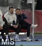 21.11.2023, Fussball, Lnderspiel, Testspiel 2023/24, sterreich - Deutschland, im Ernst Happel Stadion Wien,    v.l. Co-Trainer Sandro Wagner (Deutschland) und Trainer Julian Nagelsmann (Deutschland) sind ratlos.

