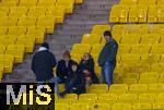 21.11.2023, Fussball, Lnderspiel, Testspiel 2023/24, sterreich - Deutschland, im Ernst Happel Stadion Wien, Frustrierter Deutsche Fans nach dem Spiel.

