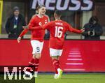 21.11.2023, Fussball, Lnderspiel, Testspiel 2023/24, sterreich - Deutschland, im Ernst Happel Stadion Wien,  v.li.: Marcel Sabitzer und Phillip Mwene (sterreich) Torjubel.

