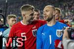 21.11.2023, Fussball, Lnderspiel, Testspiel 2023/24, sterreich - Deutschland, im Ernst Happel Stadion Wien, Schlussjubel bei Stefan Posch (li) mit Torwart Alexander Schlager (sterreich).

