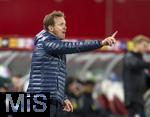 21.11.2023, Fussball, Lnderspiel, Testspiel 2023/24, sterreich - Deutschland, im Ernst Happel Stadion Wien,  Trainer Julian Nagelsmann (Deutschland) fuchtelt wild an der Seitenlinie herum.


