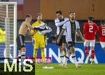 21.11.2023, Fussball, Lnderspiel, Testspiel 2023/24, sterreich - Deutschland, im Ernst Happel Stadion Wien, li: Josua Kimmich (Deutschland) hat sein Trikot kurz ausgezogen.


