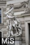 21.11.2023, Österreich, die Hauptstadt Wien. Impressionen an der Hofburg, Plastiken an der Fassade.