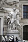 21.11.2023, Österreich, die Hauptstadt Wien. Impressionen an der Hofburg, Plastiken an der Fassade.