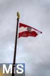 21.11.2023, sterreich, die Hauptstadt Wien. Impressionen vom sterreichischen Regierungsgebude, dem Parlament. Die sterreichische Nationalflagge mit dem Bundesadler weht im Wind.