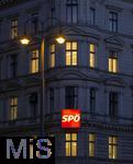 21.11.2023, sterreich, die Hauptstadt Wien. An einer Hausfassade prangt das Leucht-Schild einer Politischen Partei (SP).