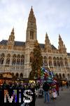 21.11.2023, sterreich, die Hauptstadt Wien. Impressionen vom Weihnachtsmarkt vor dem festlich beleuchteten Rathaus im Abendlicht.     