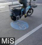 21.11.2023, sterreich, die Hauptstadt Wien. Radweg am Maria-Theresien-Platz,   