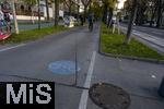 21.11.2023, sterreich, die Hauptstadt Wien. Radweg am Maria-Theresien-Platz,   