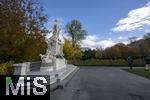 21.11.2023, sterreich, die Hauptstadt Wien. Impressionen am Mozart-Denkmal. Das Mozart-Denkmal zu Ehren des Komponisten Wolfgang Amadeus Mozart (17561791) in Wien befindet sich seit 1953 im Burggarten im 1. Bezirk Innere Stadt. 