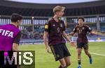 28.11.2023, Fussball U-17-Weltmeisterschaft 2023, Halbfinale, Argentinien - Deutschland, im Manahan Stadium (Surakarta). Torjubel der deutschen Mannschaft, Max Moerstedt (Deutschland) 