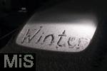 30.11.2023,  Winter im Unterallgäu, auf einer Autoscheibe hat jemand das Wort WINTER geschrieben.