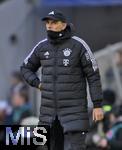 03.02.2024, Fussball 1. Bundesliga 2023/2024, 20.Spieltag, FC Bayern München - Borussia Mönchengladbach, in der Allianz-Arena München.  Trainer Thomas Tuchel (FC Bayern München) nachdenklich.