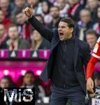 03.02.2024, Fussball 1. Bundesliga 2023/2024, 20.Spieltag, FC Bayern Mnchen - Borussia Mnchengladbach, in der Allianz-Arena Mnchen.  Trainer Gerardo Seoane (Borussia Mnchengladbach) unzufrieden.


