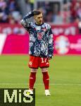 03.02.2024, Fussball 1. Bundesliga 2023/2024, 20.Spieltag, FC Bayern Mnchen - Borussia Mnchengladbach, in der Allianz-Arena Mnchen.  Bryan Zaragoza (FC Bayern Mnchen) beim Aufwrmen.


