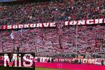 03.02.2024, Fussball 1. Bundesliga 2023/2024, 20.Spieltag, FC Bayern Mnchen - Borussia Mnchengladbach, in der Allianz-Arena Mnchen.  Bayernfans schwenken ihre Fanschals in der Sdkurve. 


