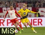 30.03.2024, Fussball 1. Bundesliga 2023/2024, 27.Spieltag, FC Bayern Mnchen - Borussia Dortmund, in der Allianz-Arena Mnchen.  v.li: Leroy Sane (Bayern Mnchen) gegen Julian Brandt (Borussia Dortmund) 