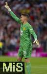 30.03.2024, Fussball 1. Bundesliga 2023/2024, 27.Spieltag, FC Bayern Mnchen - Borussia Dortmund, in der Allianz-Arena Mnchen.  Torwart Alexander Meyer (Borussia Dortmund) 


