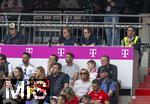 13.04.2024, Fussball 1. Bundesliga 2023/2024, 29.Spieltag, FC Bayern Mnchen - 1.FC Kln, in der Allianz-Arena Mnchen.  Kult-Sportmoderator Bela Rethy (2.v.li) auf der Medientribne.


