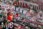 10.05.2024, Fussball 1. Bundesliga 2023/2024, 33.Spieltag, FC Augsburg - VfB Stuttgart, in der WWK-Arena Augsburg, Die Augsburg Fans feiern mit Schals


