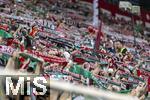 10.05.2024, Fussball 1. Bundesliga 2023/2024, 33.Spieltag, FC Augsburg - VfB Stuttgart, in der WWK-Arena Augsburg, Die Augsburger Fans feiern mit Schals


