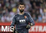 10.05.2024, Fussball 1. Bundesliga 2023/2024, 33.Spieltag, FC Augsburg - VfB Stuttgart, in der WWK-Arena Augsburg, Torwart Tomas Koubek (FC Augsburg) 


