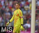 12.05.2024, Fussball 1. Bundesliga 2023/2024, 33.Spieltag, FC Bayern Mnchen - VfL Wolfsburg, in der Allianz-Arena Mnchen.   Torwart Manuel Neuer (FC Bayern Mnchen) nachdenklich.


