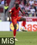 12.05.2024, Fussball 1. Bundesliga 2023/2024, 33.Spieltag, FC Bayern Mnchen - VfL Wolfsburg, in der Allianz-Arena Mnchen. Dayot Upamecano (FC Bayern Mnchen) am Ball 

