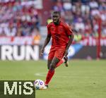 12.05.2024, Fussball 1. Bundesliga 2023/2024, 33.Spieltag, FC Bayern Mnchen - VfL Wolfsburg, in der Allianz-Arena Mnchen. Dayot Upamecano (FC Bayern Mnchen) am Ball 

