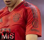 12.05.2024, Fussball 1. Bundesliga 2023/2024, 33.Spieltag, FC Bayern Mnchen - VfL Wolfsburg, in der Allianz-Arena Mnchen. Joshua Kimmich (FC Bayern Mnchen), Das Allianz-Logo des neuen Trikots beinhaltet QR-Codes fr das scannen mit Mobiltelefon fr weitere Infos fr die Fans. 

