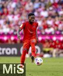 12.05.2024, Fussball 1. Bundesliga 2023/2024, 33.Spieltag, FC Bayern Mnchen - VfL Wolfsburg, in der Allianz-Arena Mnchen. Alphonso Davies (FC Bayern Mnchen) am Ball 

