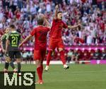 12.05.2024, Fussball 1. Bundesliga 2023/2024, 33.Spieltag, FC Bayern Mnchen - VfL Wolfsburg, in der Allianz-Arena Mnchen. Bryan Zaragoza (re, FC Bayern Mnchen) Torjubel.

