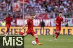 12.05.2024, Fussball 1. Bundesliga 2023/2024, 33.Spieltag, FC Bayern Mnchen - VfL Wolfsburg, in der Allianz-Arena Mnchen. Lovro Zvonarek (FC Bayern Mnchen) am Ball 

