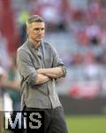 12.05.2024, Fussball 1. Bundesliga 2023/2024, 33.Spieltag, FC Bayern Mnchen - VfL Wolfsburg, in der Allianz-Arena Mnchen. Trainer Tobias Schweinsteiger am Spielfeldrand.

 