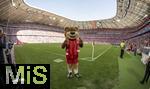 12.05.2024, Fussball 1. Bundesliga 2023/2024, 33.Spieltag, FC Bayern Mnchen - VfL Wolfsburg, in der Allianz-Arena Mnchen. Bayern-Maskottchen Berni am Spielfeldrand 

