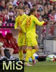 12.05.2024, Fussball 1. Bundesliga 2023/2024, 33.Spieltag, FC Bayern Mnchen - VfL Wolfsburg, in der Allianz-Arena Mnchen. re: Torwart Daniel Peretz (FC Bayern Mnchen) kommt fr Torwart Manuel Neuer (FC Bayern Mnchen) ins Spiel.

